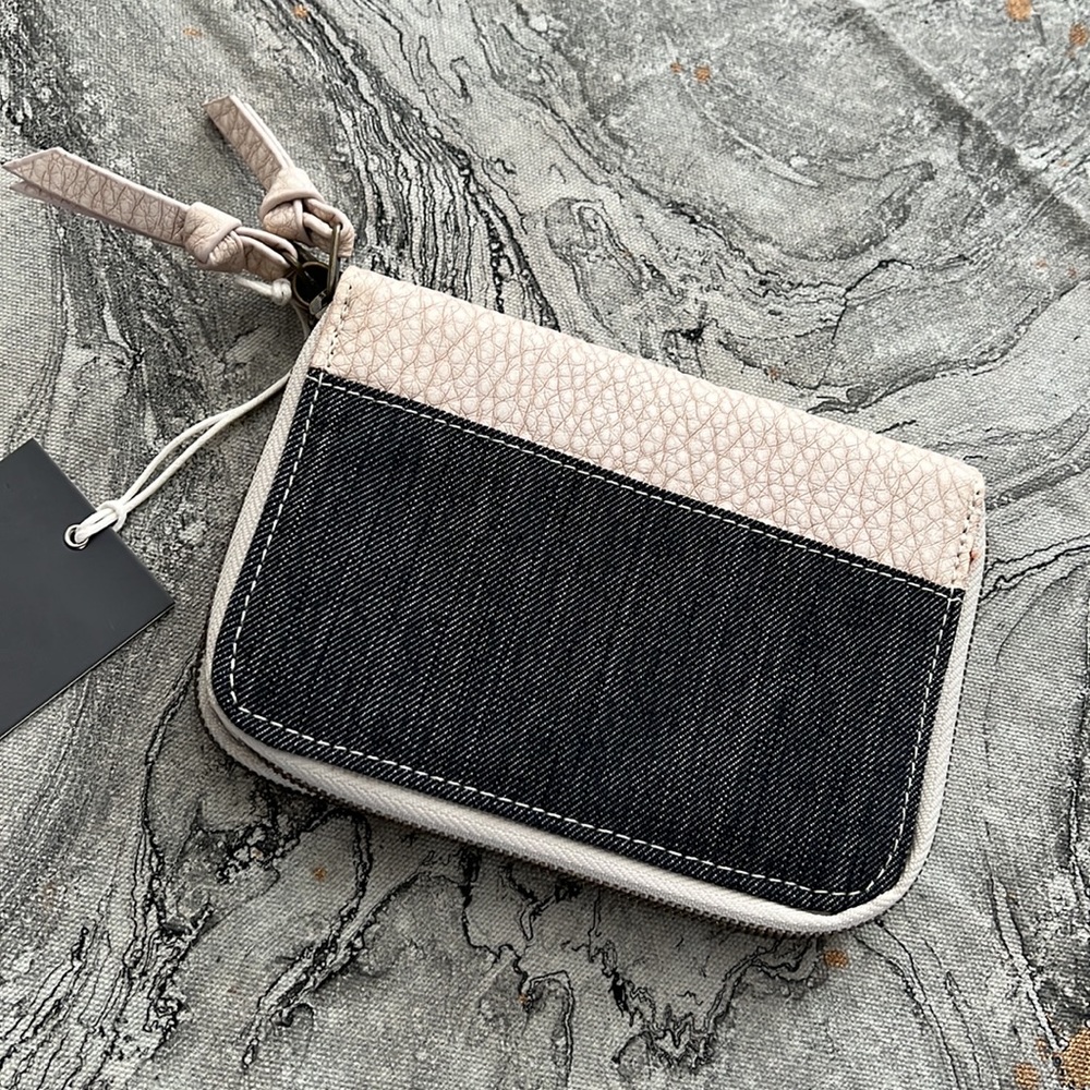 Brand New Pistil Zip It Wallet NWT Blue & Tan